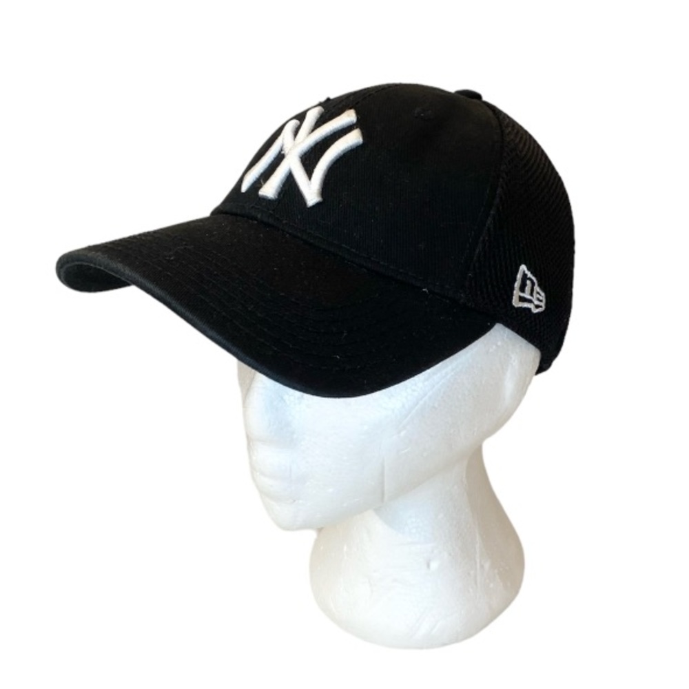 New Era Curved Brim Youth New York Yankees MLB Black Cap